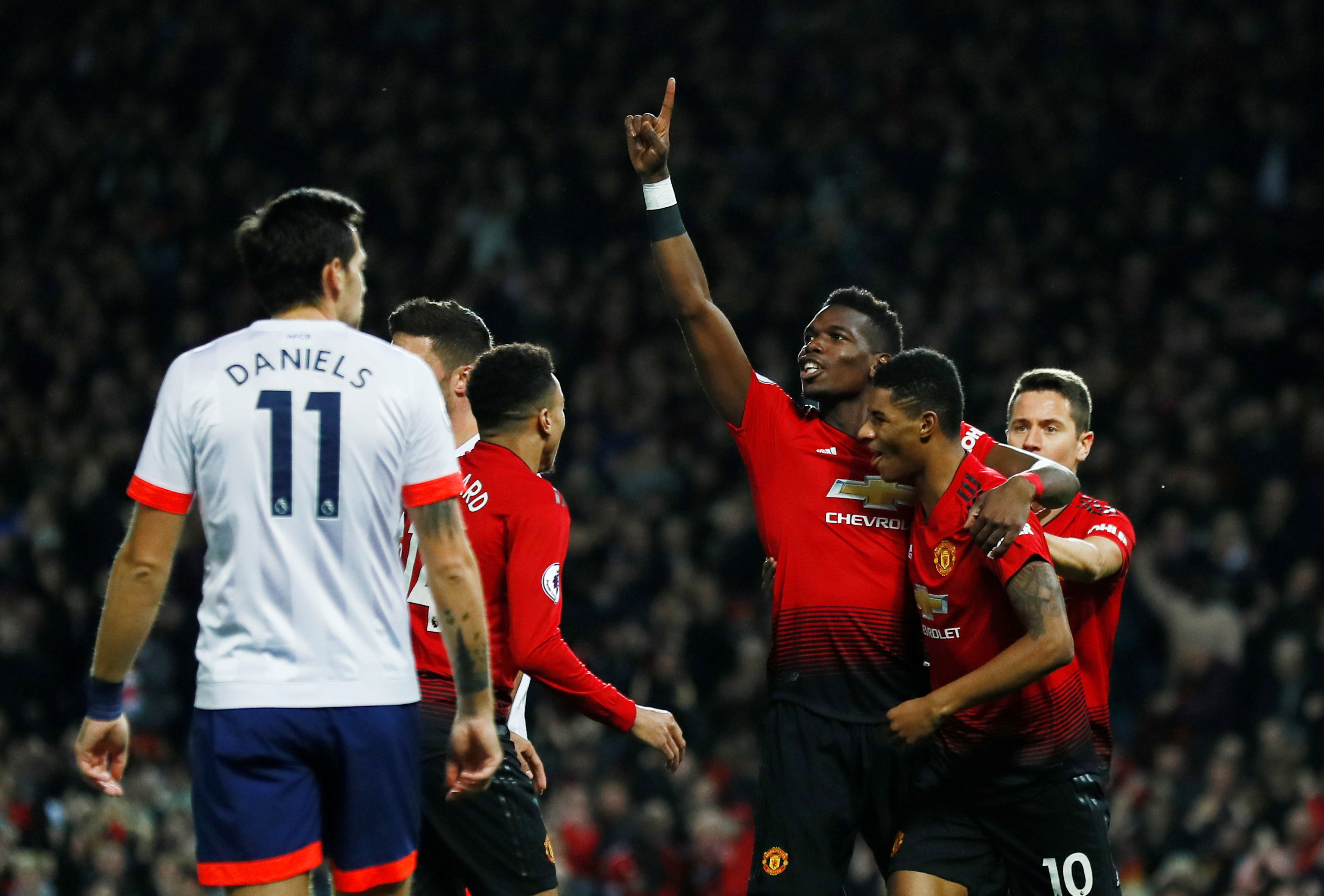 在激烈竞争 在激烈竞争